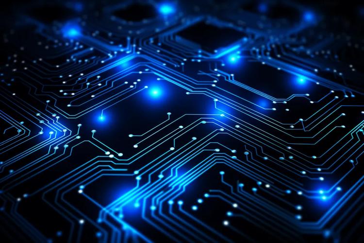 数字基座 芯片、数据与互联网服务的融合共生